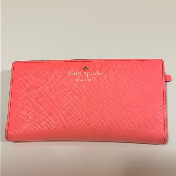 Pretty Kate Spade Small Pink Wallet!! EUC! - Picture 1 of 13